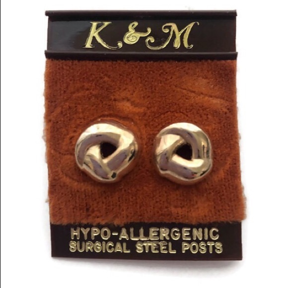 FREE W/VINTAGE PURCHASE! Vintage NWOT Earrings Open Knot Gold - Picture 1 of 2